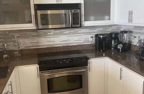 Sunny Isles Beach Condo | Luxurious 2BD Condo with Direct Ocean Views & Resort Pool in Sunny Isles