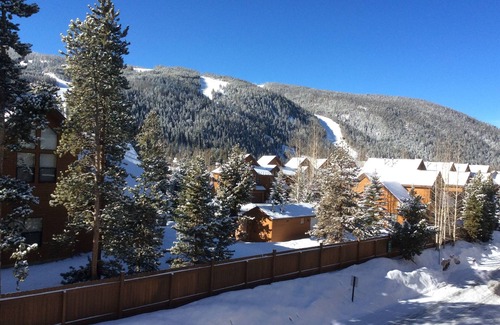 Mountain House Condo | Top-Rated 2BR/2BA Retreat in Keystone with Pool & Spa