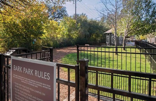McNeil Apartment | Modern 2BR Retreat with Resort Pool Near The Domain