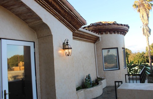 Del Rey House | Elegant 3BD Culver City Retreat with Pool & Spa Amenities