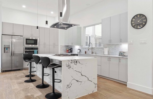 South Central Houston House | Luxurious 3 Bed3 Bath near Downtown Houston