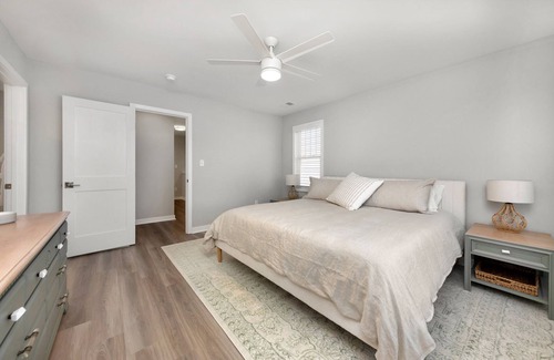 Issue House | Relaxing 3 Bedroom Getaway with Pool & Putting Green