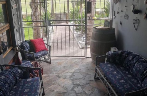 Saldanha House | Oceanfront 3-Bedroom Getaway - Perfect for Your Holiday