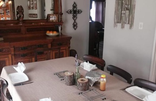Saldanha House | Oceanfront 3-Bedroom Getaway - Perfect for Your Holiday