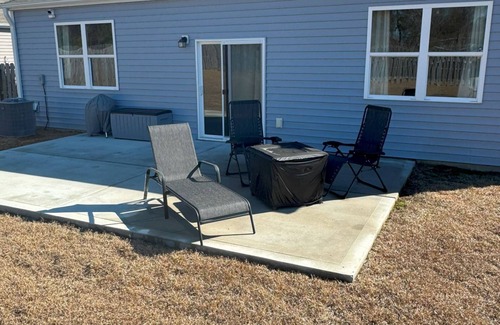 Wrightsboro House | Luxurious 3 bedroom home, 10 minutes from downtown Wilmington, pet friendly!