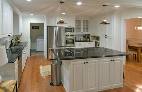 State Park House | Deluxe 3 BR Retreat with Patio, Arcade & King Bed