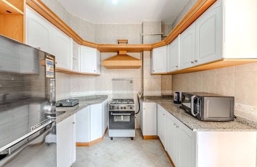 Dream Land Apartment | Elegant Golf View Apartment with Child-Friendly Amenities