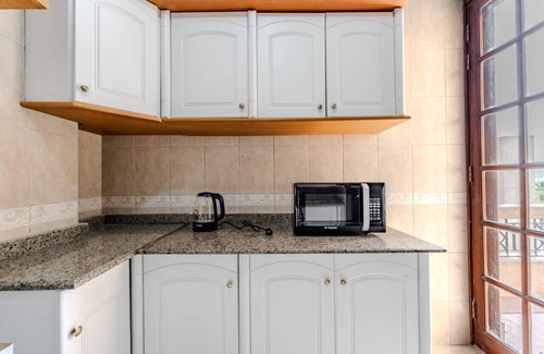 Dream Land Apartment | Elegant Golf View Apartment with Child-Friendly Amenities