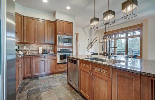 River Run Apartment | Elegant 3 BR Ski-In Out Condo at River Run Village