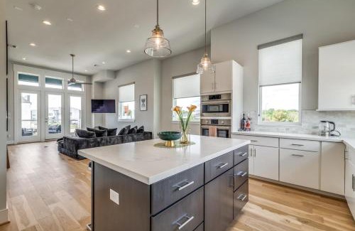 Spring Shadows House | Luxurious 3 story home in Houston! Elegance galore