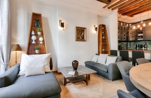Bonne-Nouvelle Apartment | Enchanting Stay in the Heart of Paris with Family Amenities