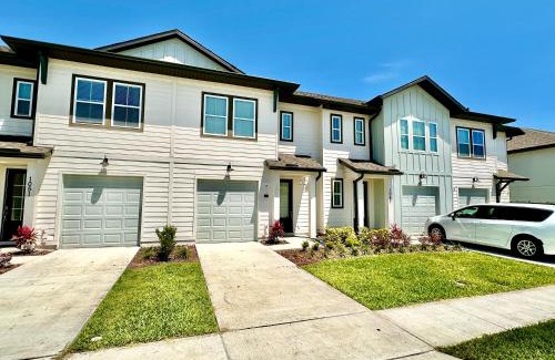 Davenport House | Relaxing Oasis Resort with Pool and Pet-Friendly Amenities