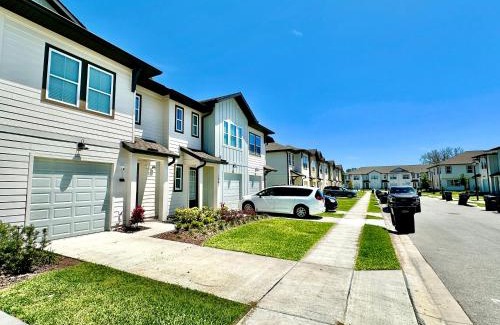 Davenport House | Relaxing Oasis Resort with Pool and Pet-Friendly Amenities
