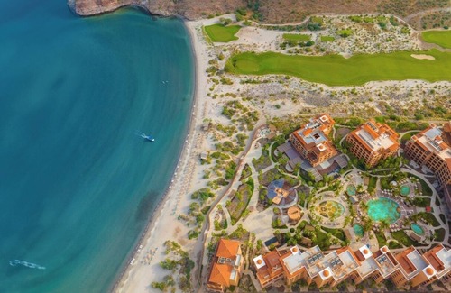 Loreto Apartment | Luxurious 4-Bedroom Penthouse in Loreto – Ocean Views & Elite Golf