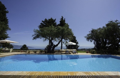 Vassilatika Villa | Elegant 4 Bedroom Villa with Heated Pool & Ocean Views