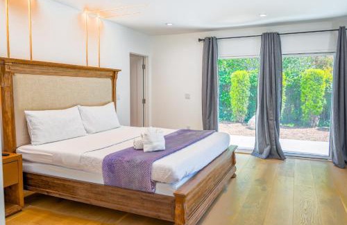 Sawtelle House | Stylish 4 BR Retreat near UCLA-Beverly Hills - BEL1-LOR