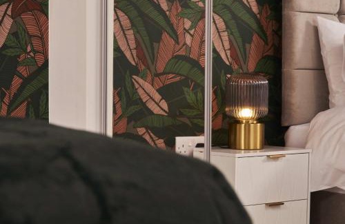 Chapeltown House | Discover the Willows: Guest Rated 9/10 Retreat