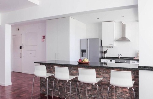 Carcavelos Apartment | Luxurious 4Bedroom Apartment with Terrace & Sea Views,100m from Carcavelos Beach