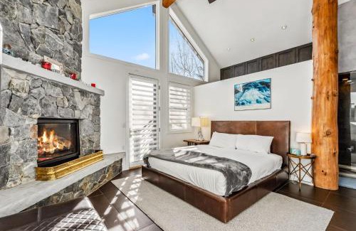 Stonehaven House | Inviting 4BR Retreat with Hot Tub Near Golf Course