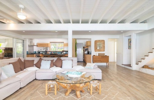 French Polynesia House | Elegant 4BR Oceanfront Villa with Spa & Hot Tub Retreat
