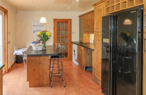 Dumfries House | Inviting 5-Bedroom House with Games Room & Ocean Views