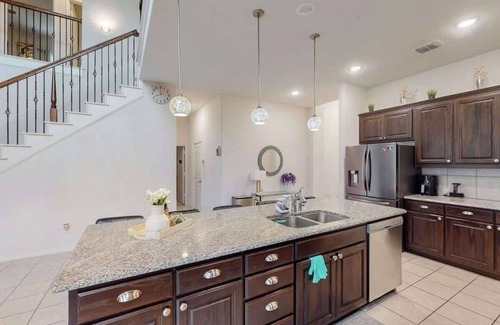 Keller House | Elegant 5-Bedroom Retreat with Pool and Ocean View