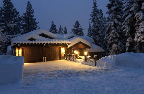Truckee House | Stunning Northstar Home with Game Room & Spa Amenities