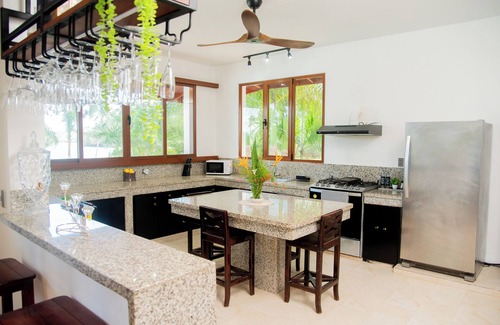 Las Galeras Villa | Luxurious 5bedroom villa with Pool & jacuzzi WiFi, AC in amazing Playa Colorado
