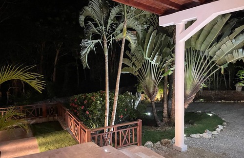 Las Galeras Villa | Luxurious 5bedroom villa with Pool & jacuzzi WiFi, AC in amazing Playa Colorado