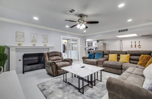 The Colony House | Spacious 5BR Retreat with Pool, Sauna & Game Room