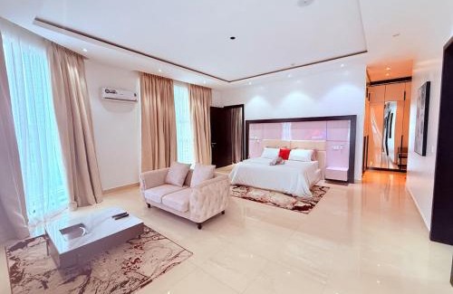 Ajah Villa | Luxurious 5BR Villa with Private Pool, Lekki Lagos