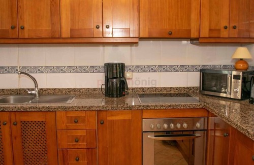 Lo Crispin Villa | Elegant 6-Person Holiday Home Near the Sea with Pool