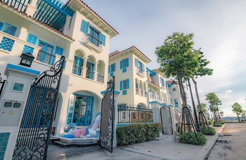Bai Chay Villa | Elegant 7-Bed Villa with Private Pool for Family Getaways