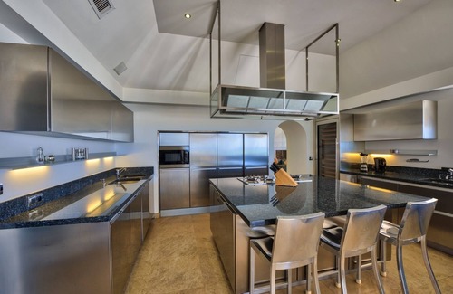 Rambaud Villa | Elegant 7-Bedroom Villa with Private Pool and Ocean Views