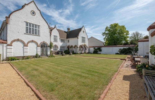 Bembridge Villa | Immaculate Oceanfront Villa in Bembridge with Pool & Views