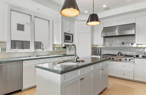 Western Malibu Villa | Luxurious 7-bedroom villa with AC, WiFi, fitness room in stunning Malibu