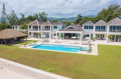 Mammee Bay Villa | Luxurious 9-bedroom villa with AC, private beach in idyllic Ocho Rios, St. Ann