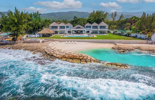 Mammee Bay Villa | Luxurious 9-bedroom villa with AC, private beach in idyllic Ocho Rios, St. Ann