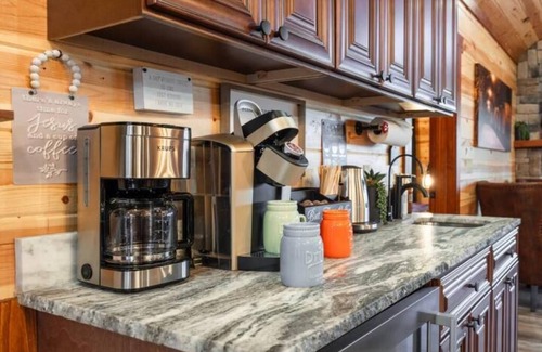 Caton Cabin | Unique Cabin Retreat with Private Pool and Spa Experience