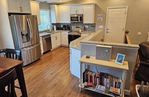 Olivette House | Indulge in Comfort at Zoey's House in Olivette