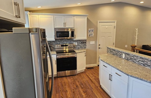 Olivette House | Indulge in Comfort at Zoey's House in Olivette