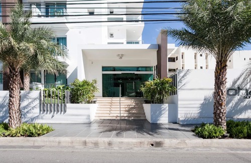 Santiago Province Apartment | Cozy Apartment in Tower with Pool for Your Next Getaway
