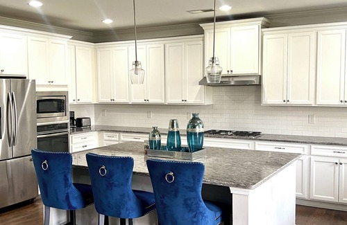 Sugar Hill House | Cozy Private Room with King Bed in a Safe Community