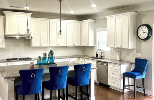 Sugar Hill House | Cozy Private Room with King Bed in a Safe Community
