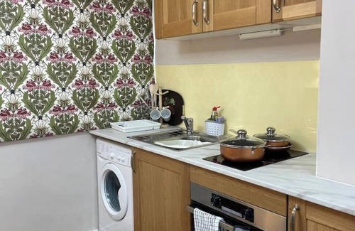 Wrotham Apartment | Elegant Ocean View Homestay in Kent with Spa & Breakfast