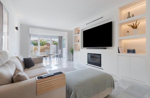 Guadalmar Villa | Luxurious And Modern Family Home