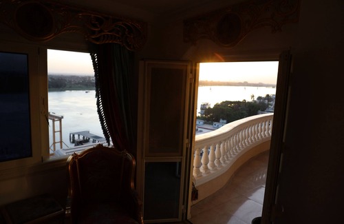 Maadi Apartment | Scenic Nile Views with Spa and Hot Tub Access