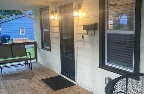 Topeka House | Tranquil Escape with Pet-Friendly Amenities & Top Rating