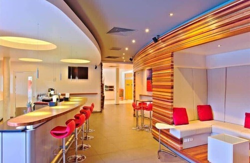 Paramaribo Villa | Prestigious Hotel in Suriname with Spa and Pet-Friendly Options