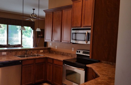 Jacksonville House | Guest Rated 9.6: Ideal Westside Family House with Pool